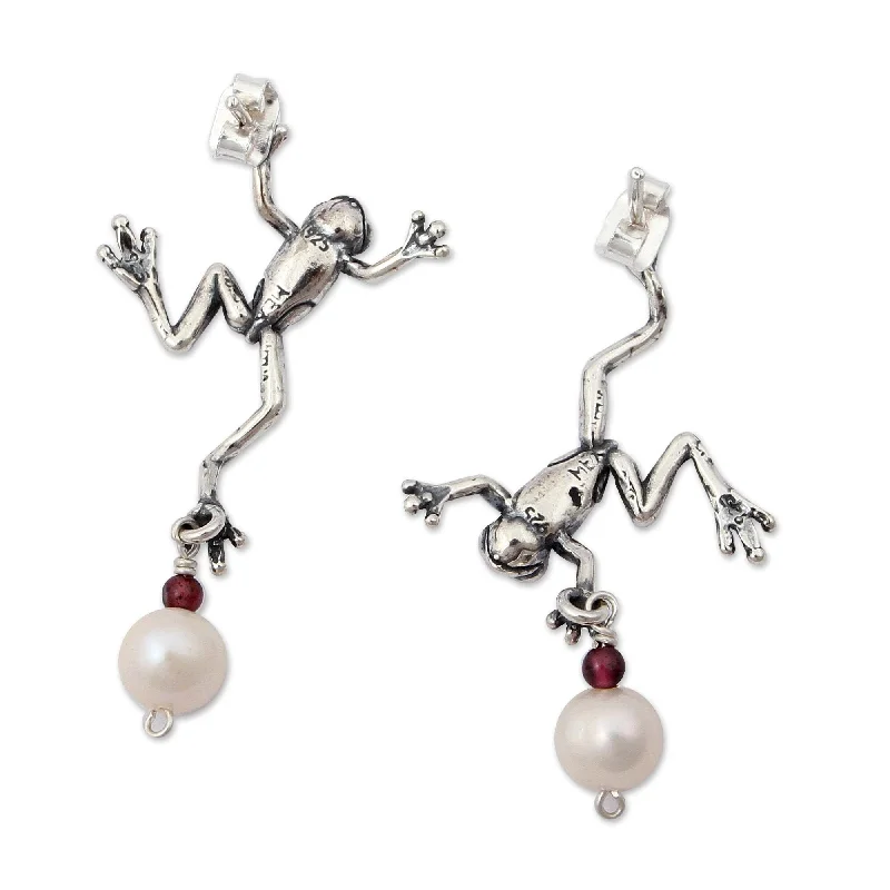 NOVICA Sterling Silver 'Whimsical Frogs' Cultured Pearl Garnet Earrings (5 mm) (Mexico) - 1.7L*0.7W