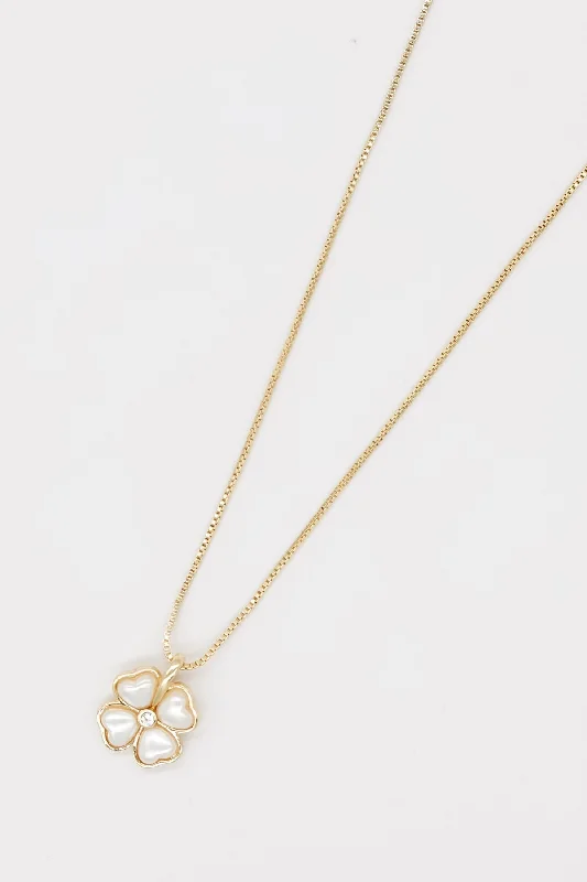 Flower Necklace in Gold