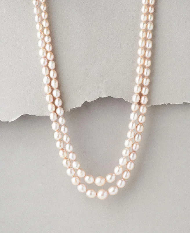 Fashionable Pink Pearl Necklace