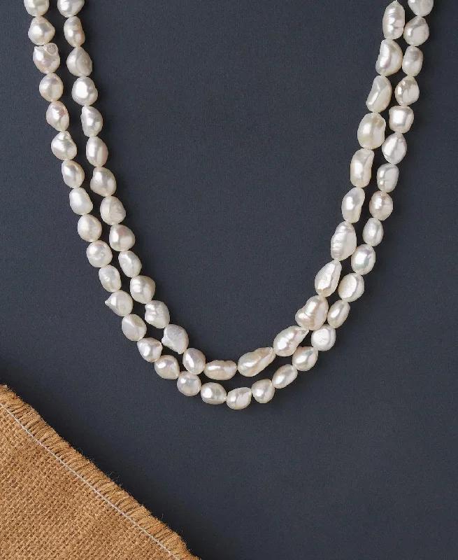 Fashionable baroque Pearl Necklace