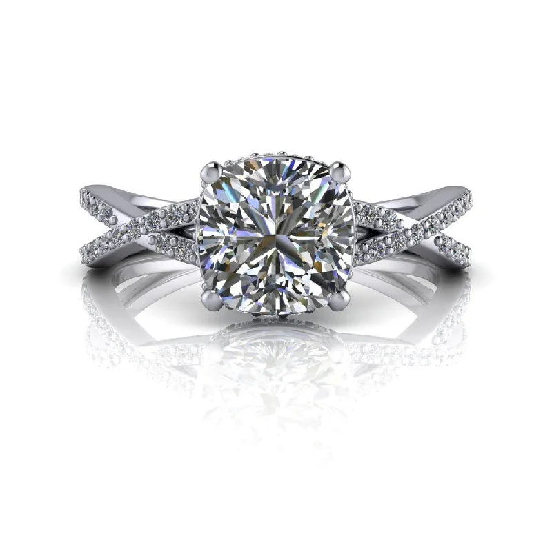 Mae No. 1 Moissanite Ring